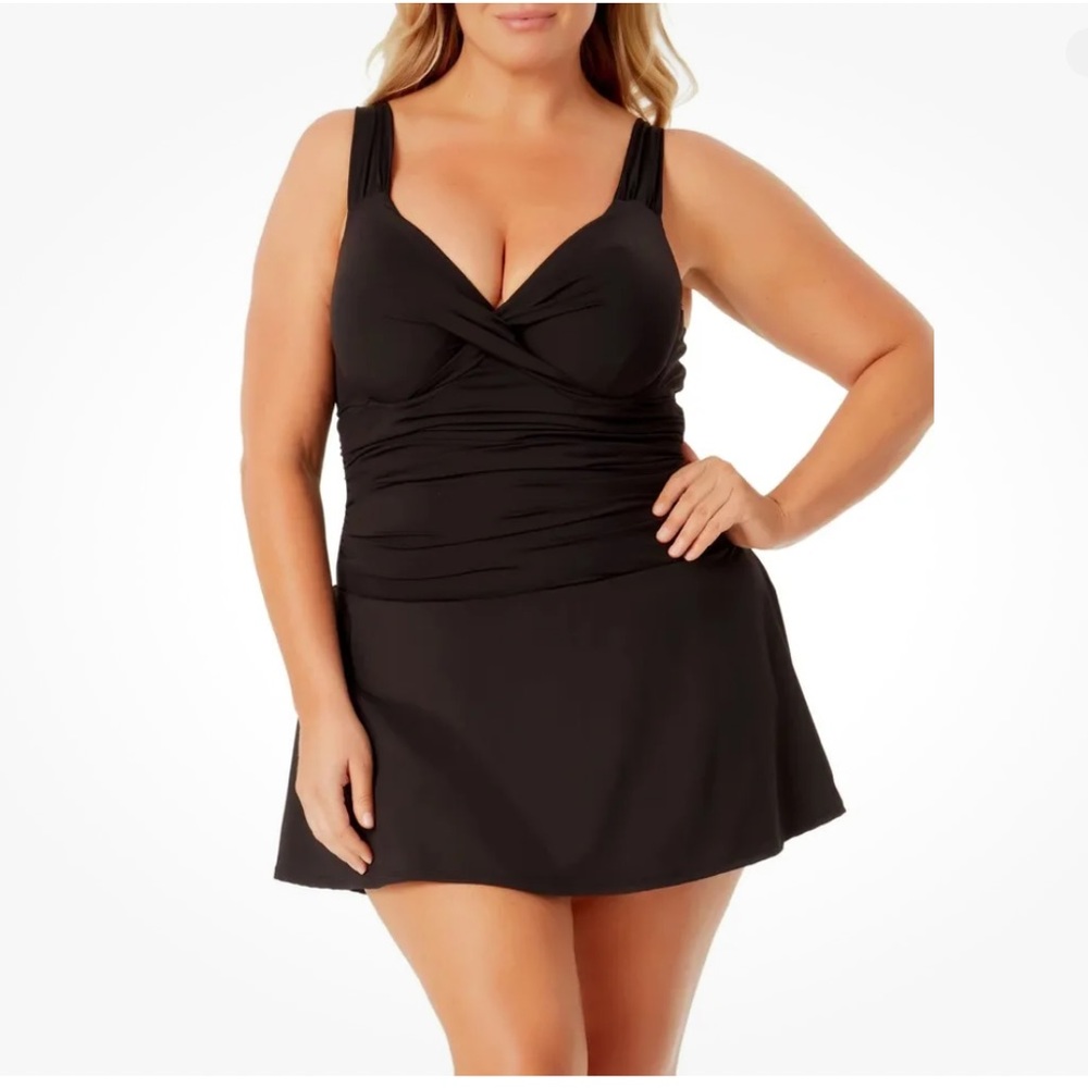 Anne Cole UNDERWIRE swimdress